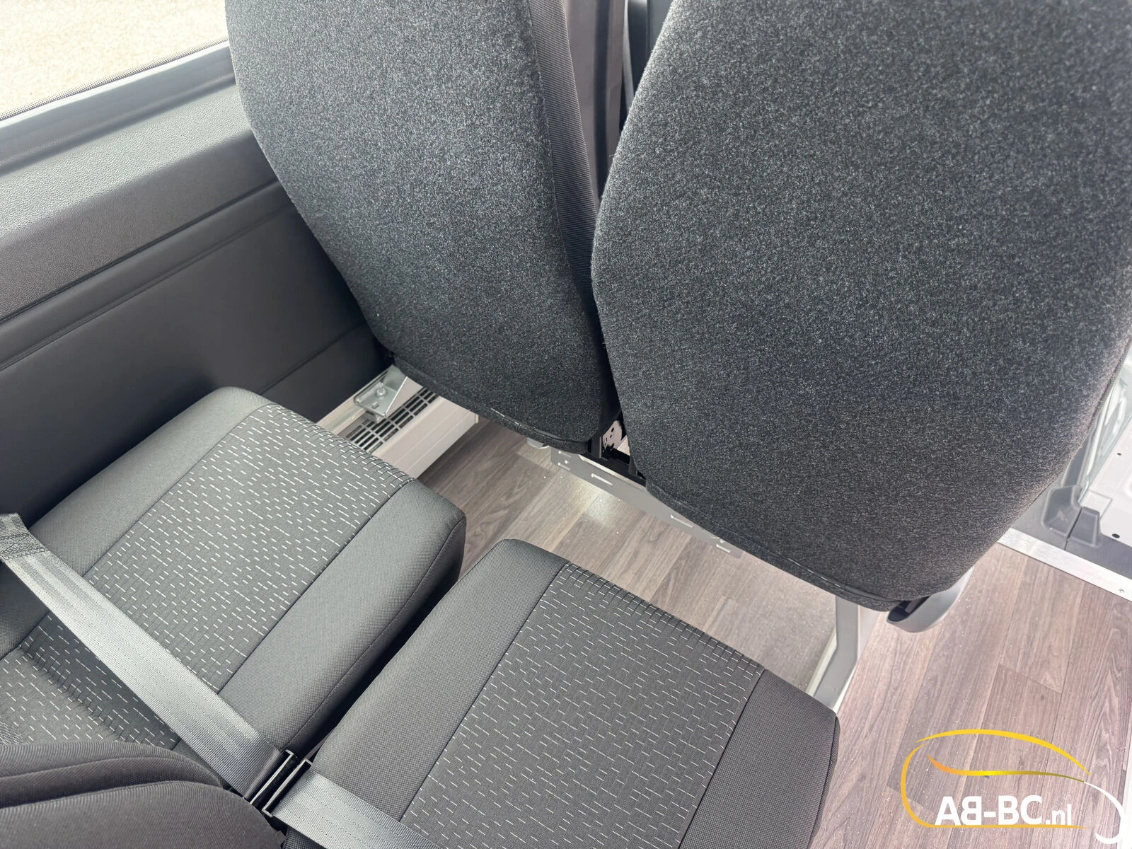Mercedes-Benz Sprinter 2026 - Transfer 45, 23 Seats, Euro 6 image 43
