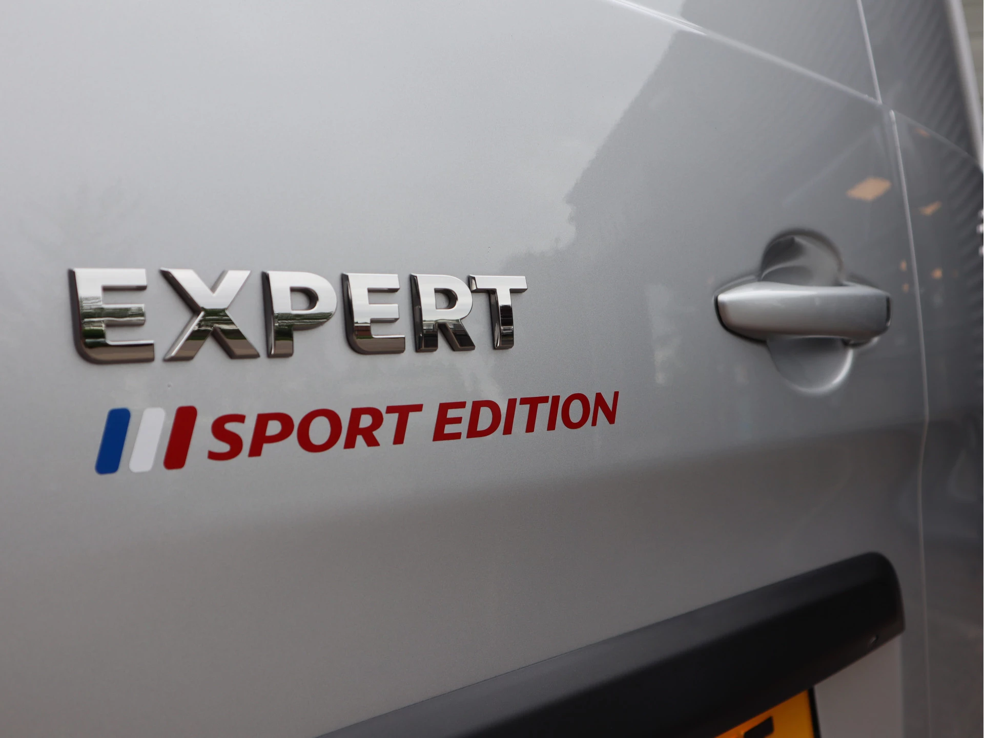 Peugeot Expert 2018 - 2.0 BlueHDI 177pk Euro 6 Automaat - Sport Edition - L3 Extra Lang - Cruise - Camera image 4