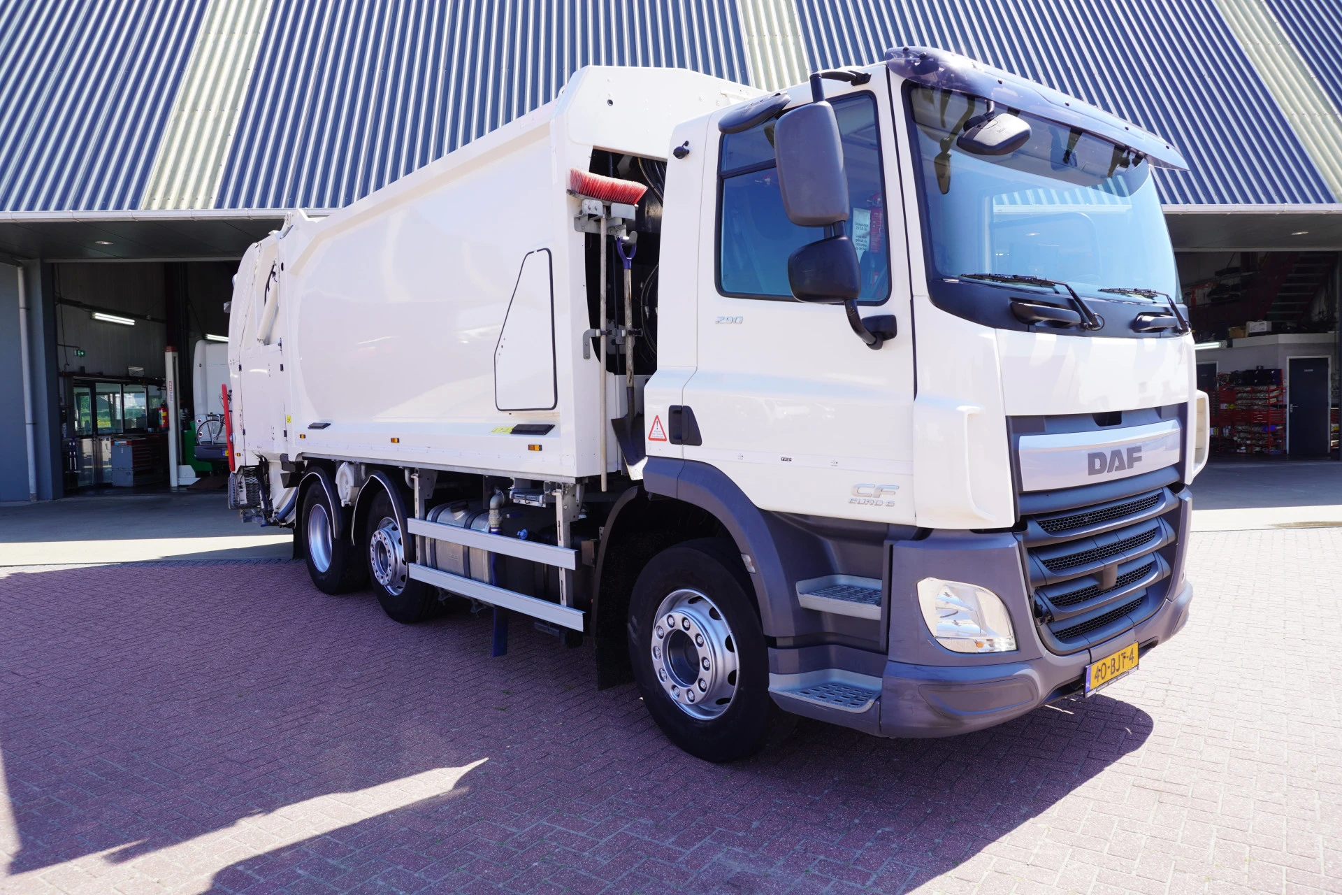 DAF CF 290 FAG 2017 - 286 Pk Euro 6 Automaat Vuilniswagen afbeelding 1