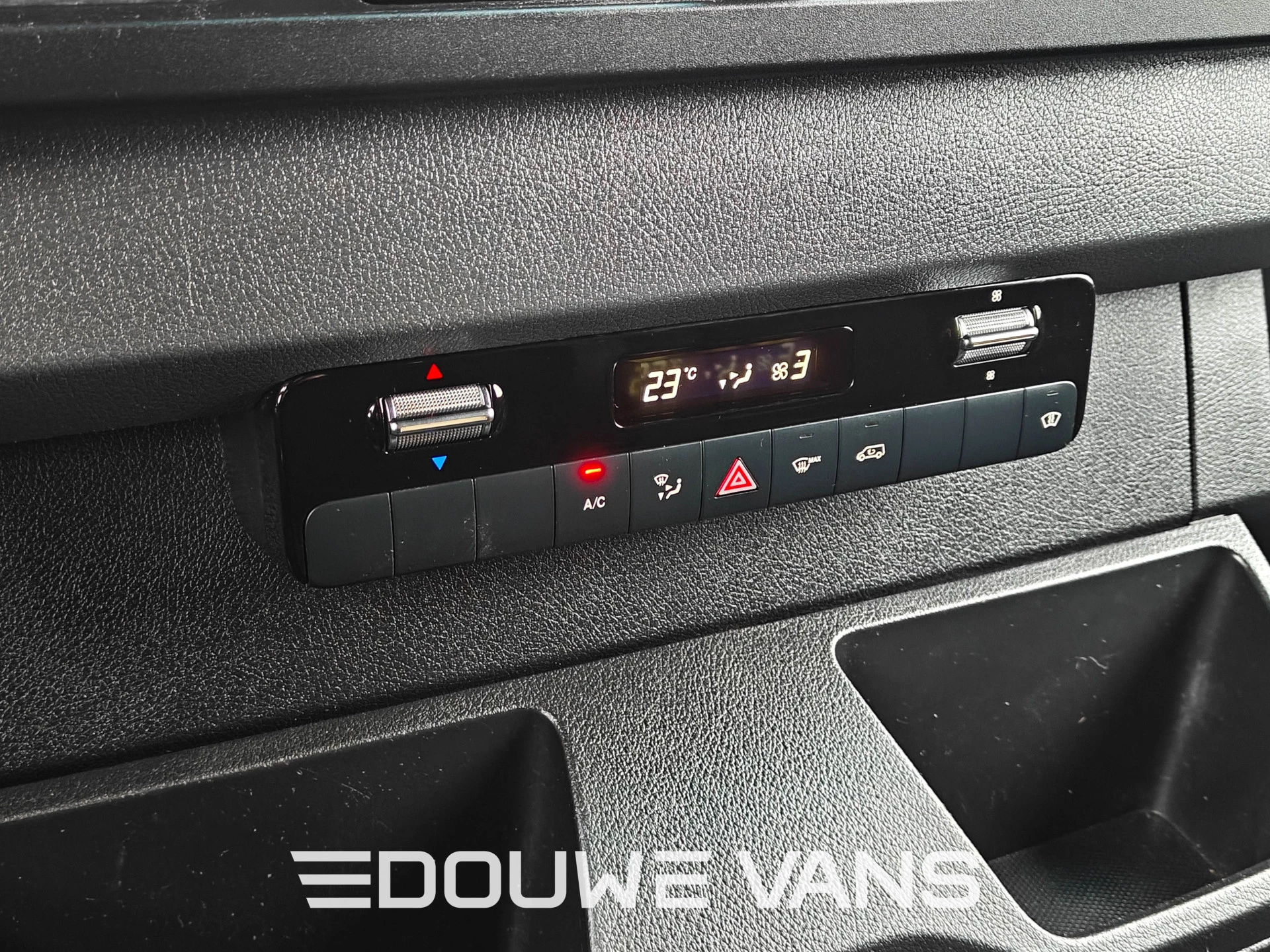 Mercedes-Benz Sprinter 2021 - 317 L3 H2 Automaat 3500kg Trekhaak MBUX Camera image 12