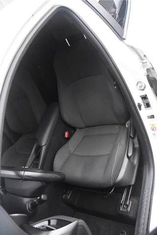 Toyota C-HR 2018 - 1.8 Hybrid Active | Netjes image 18