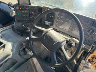 Scania P 1999 - P94-220 4X2 FULL STEEL VEEGMACHINE SWEEPER afbeelding 12