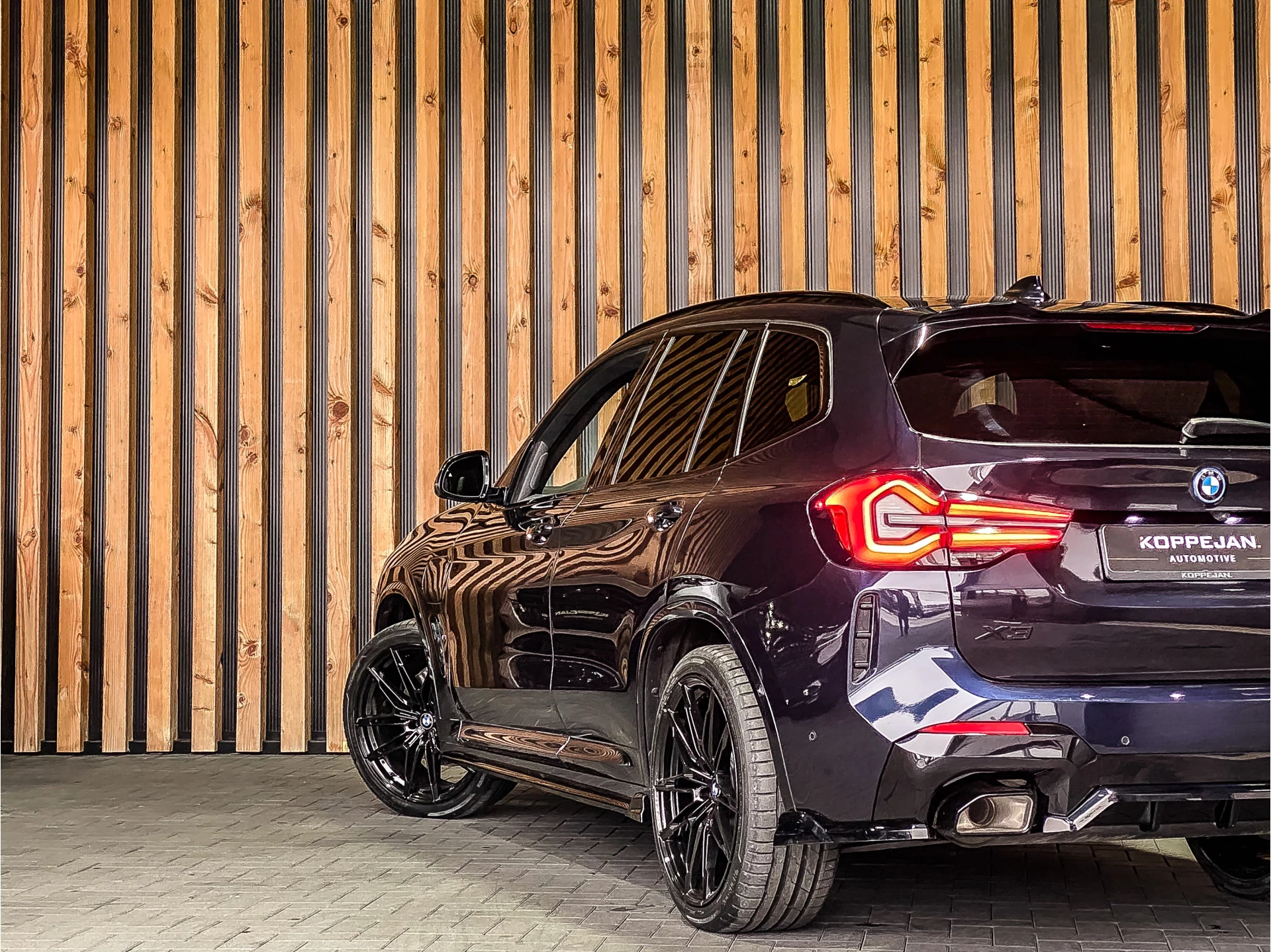 BMW X3 2023 - xDrive30e 292PK High Executive M-Sport obrázek 20