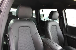 Mercedes-Benz GLB 2020 - 200 AUT7 Advantage WIDESCREEN DISTRONIC SFEER KEY-LESS GO TREKHAAK zdjecie 15
