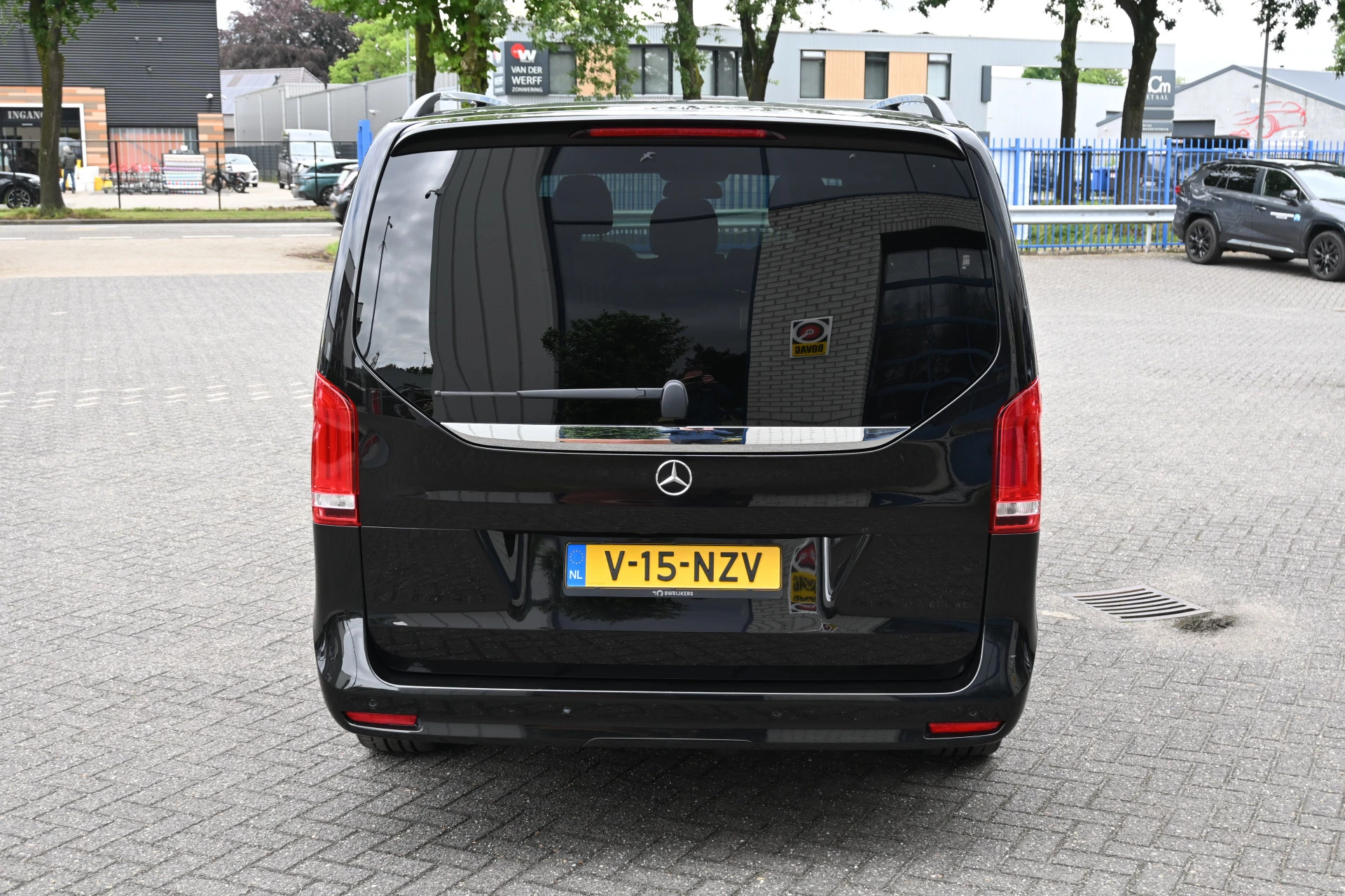 Mercedes-Benz V-Class 2024 - 300d 4-MATIC AMG DC Avantgarde zdjęcie 18