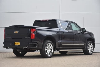 Chevrolet Silverado 2024 - 1500 6.2 High Country obrazek 2