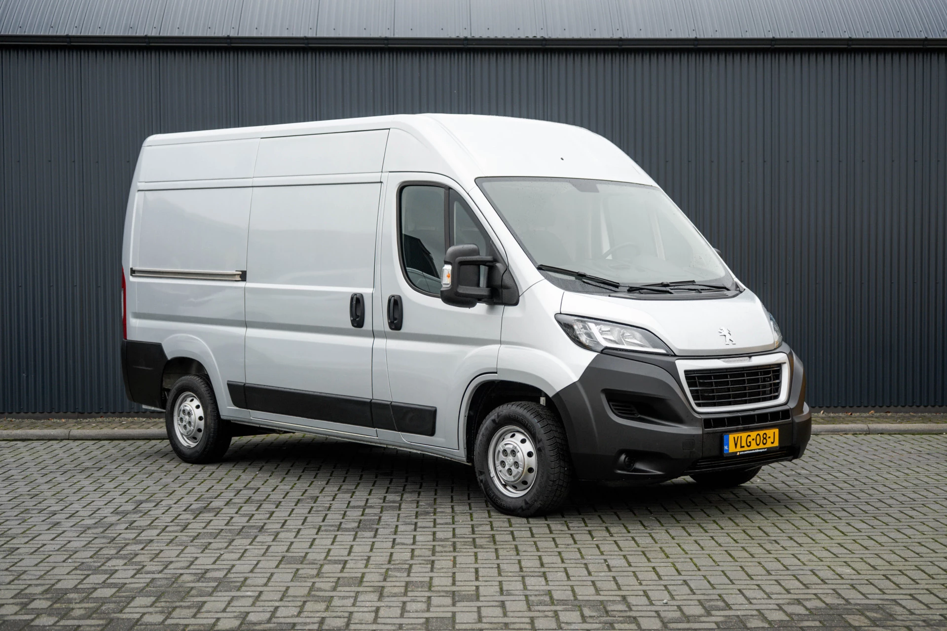 Peugeot Boxer 2021 - 330 2.2 BlueHDi 120 L2H2 Premium | Camera | Cruise | Navi | Airco | Trekhaak imagem 4