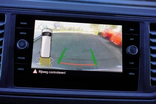 Volkswagen Crafter 2023 - 180pk Automaat L3H3/L2H2 Two-Tone LED Navigatie Apple carplay Parkeersensoren Camera Trekhaak ACC Cruise control Stoelverwarming Standkachel afbeelding 3 miniatuur