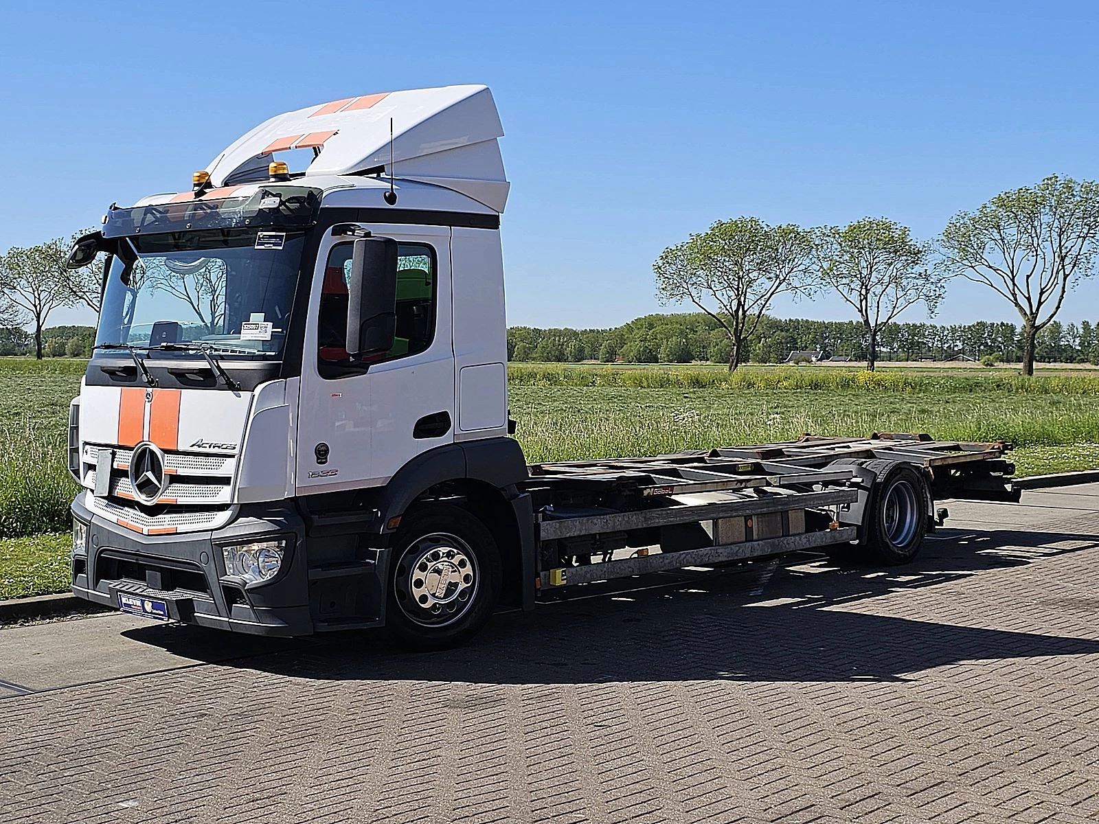 Mercedes-Benz Actros 2021 - 1832 zdjęcie 2