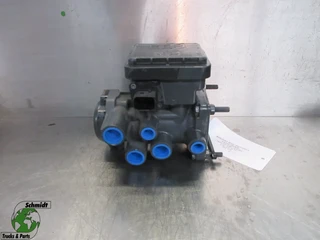 Mercedes-Benz - 1851 A 001 431 16 13 TRAILER CONTROL VALVE EURO 6 на продажу