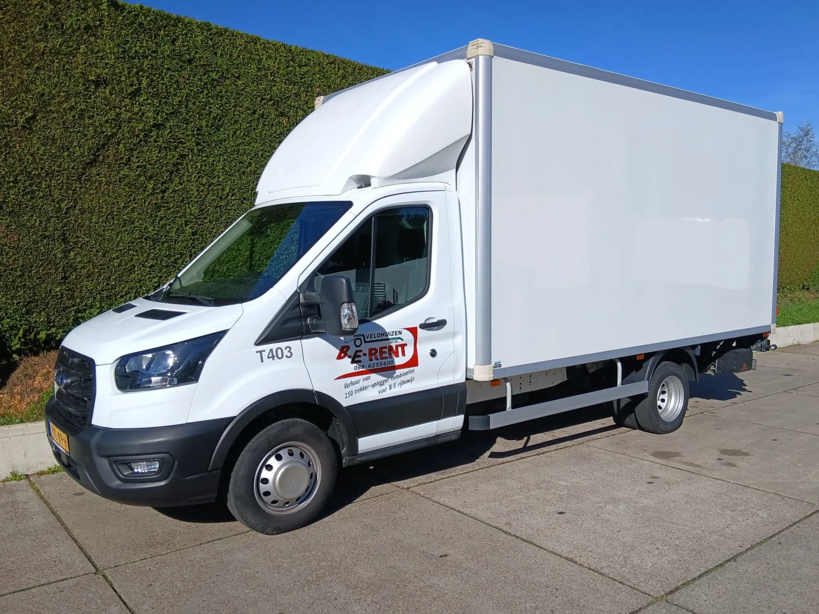 Ford Transit 2023 - bakwagen 4,3 m. afbeelding 1