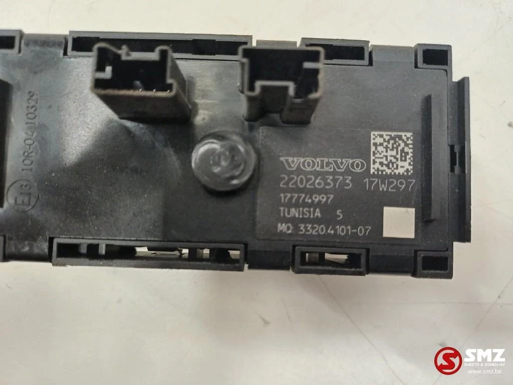 Volvo 2017 - Occ set van 3 dashbordpanelen Volvo image 5