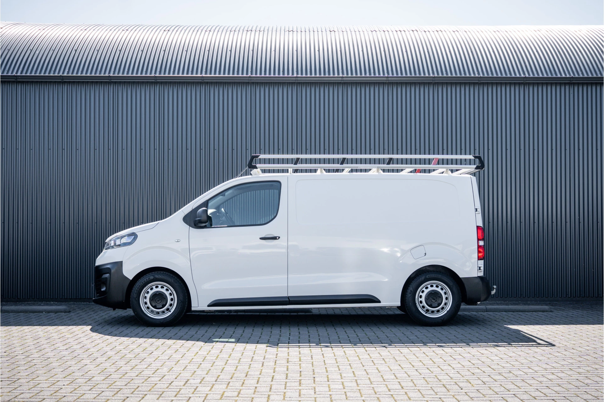 Opel Vivaro 2021 - 2.0 L2H1 | 150 PK | Cruise | Airco | Imperiaal | Trekhaak image 5