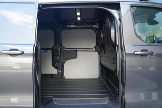 Ford Transit Custom 2025 - 320 2.0 TDCI L2H1 Limited 170pk - 1+1 Stoel - 2x Schuif - ACC - Blind spot - Keyless - Stoel/Stuurverwarming - Navi - Rijklaar immagine 14