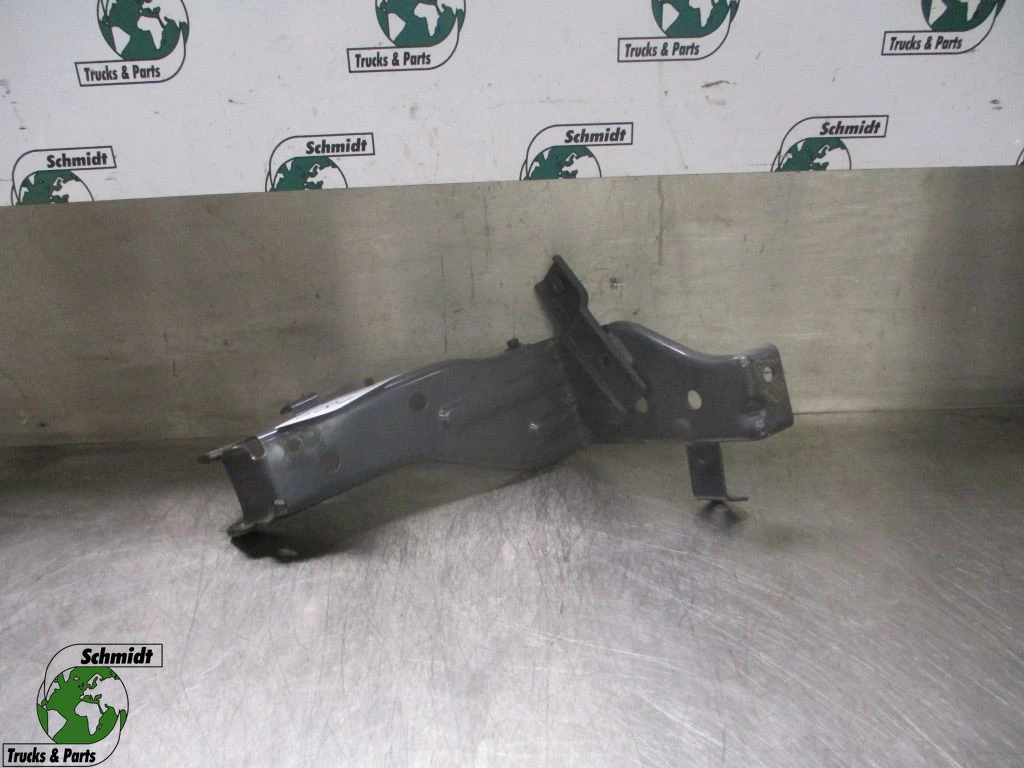 Volvo FH - 840610189 LAMP HOUDER LINKS zdjęcie 1