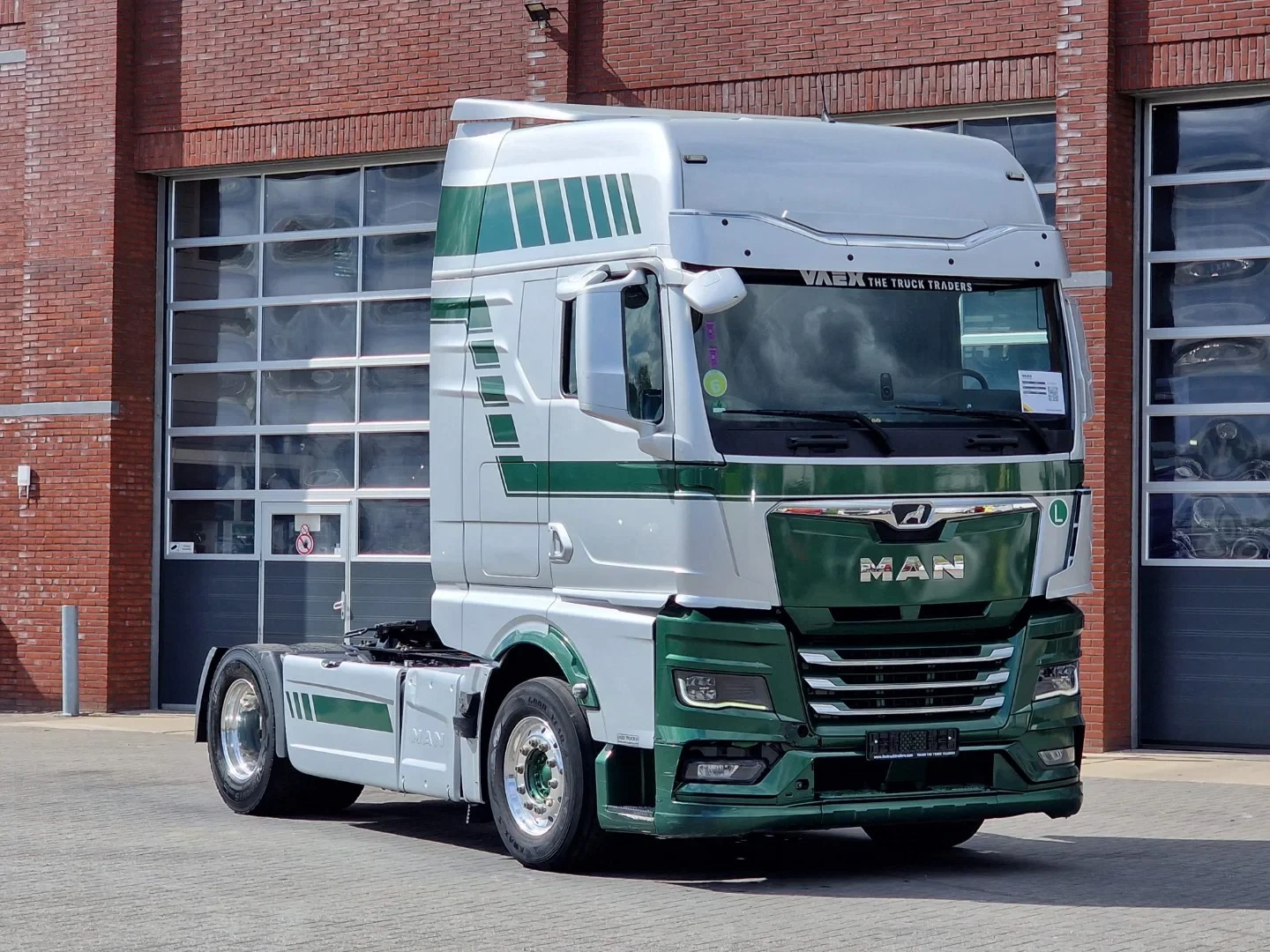 MAN TGX 2023 - 18.510 XXL 4x2 - Retarder - Night clima - Full air - Alloy - 2x tank obrázek 1