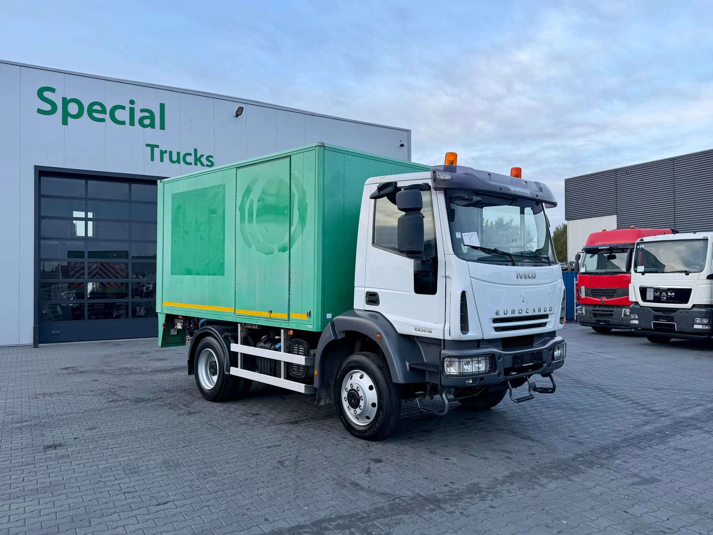Iveco Eurocargo 2008 - ML 100E18W - Euro 5 - 4X4 - Bakwagen - Dhollandia laadklep - 2008 afbeelding 1
