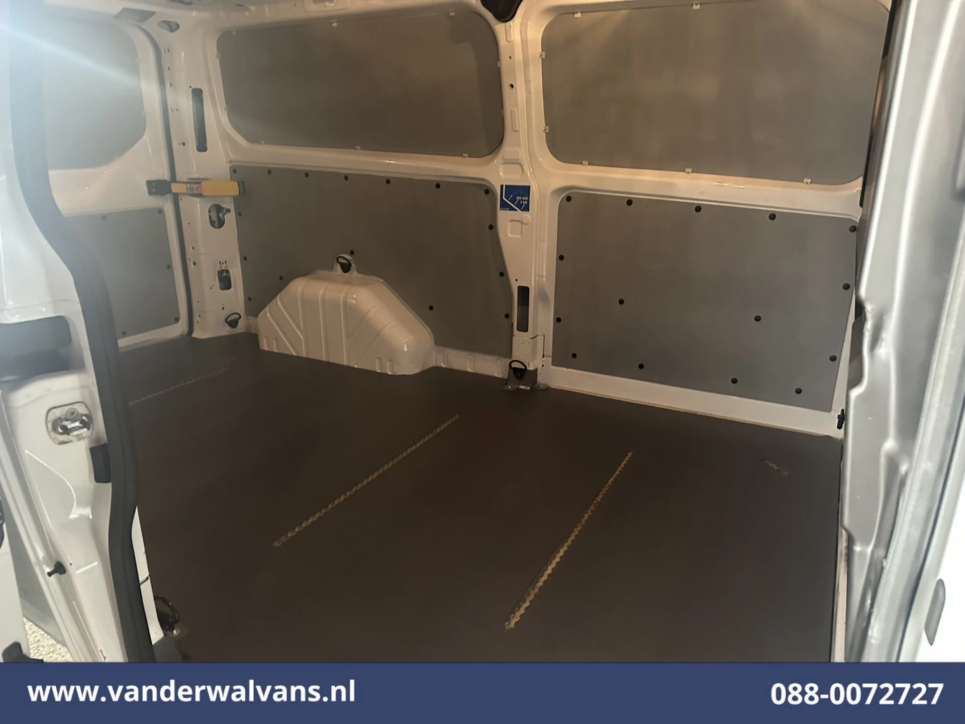 Ford Transit Custom 2023 - 2.0 TDCI 131pk L2H1 Euro6 Airco | LED | Apple Carplay | Cruisecontrol | 2800kg Trekhaak obrázek 14