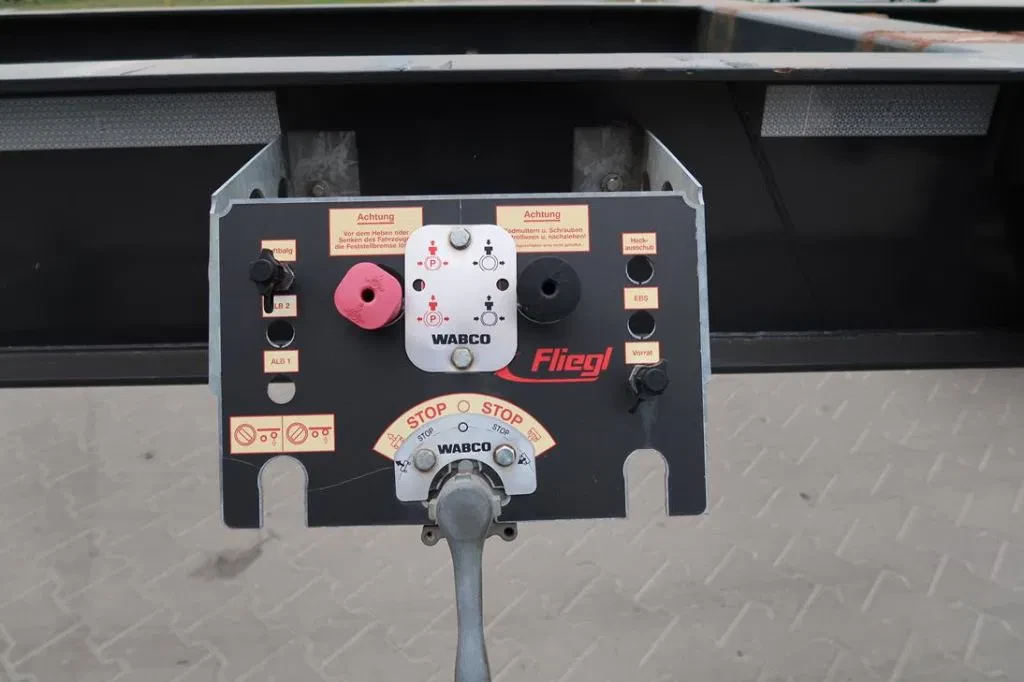 Fliegl 2015 - SZS300 - 2015 - Container chassis obrázek 12