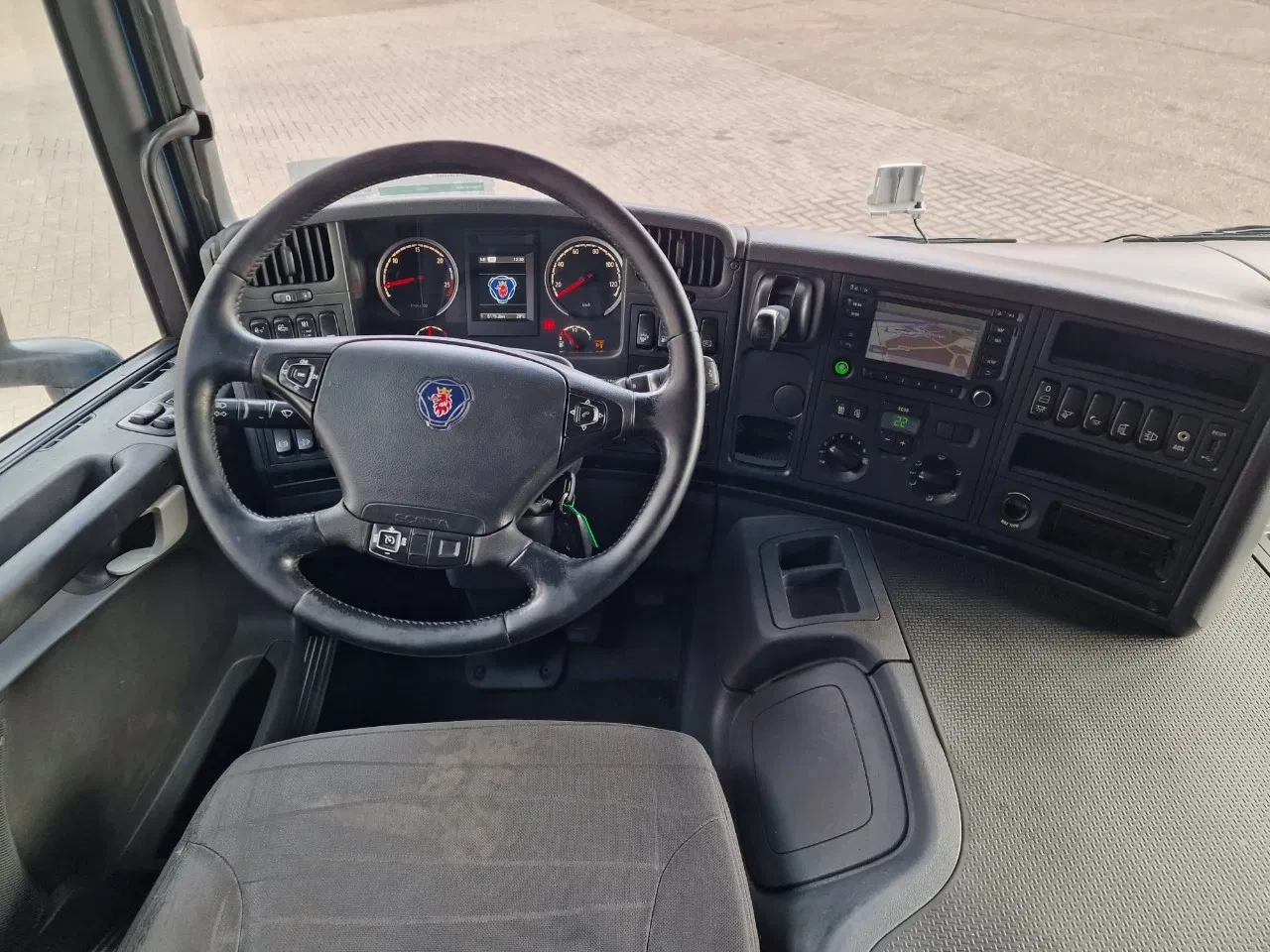 Scania P 2014 - P410 6x2/4 - Full air - Navi - Fridge - Euro imagem 11