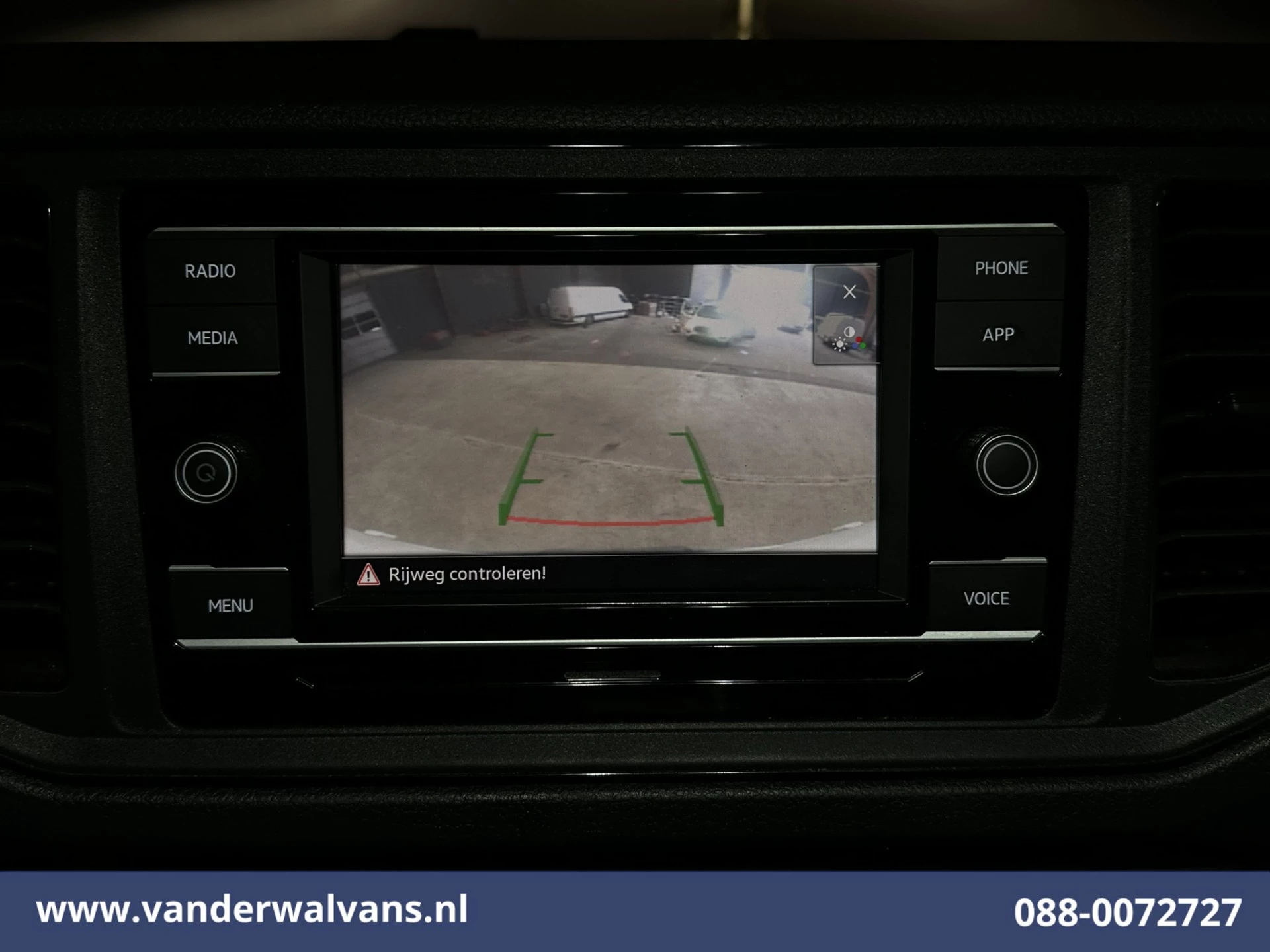 Volkswagen Crafter 2022 - 2.0 TDI 141pk L3H3 L2H2 Euro6 Airco | Camera | Apple Carplay | Cruisecontrol | Chauffeursstoel obrázek 2