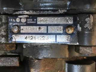 Iveco Stralis 2011 - 41211223-500396487 STEERING-DIESEL-PUMP EURO 5 bild 3
