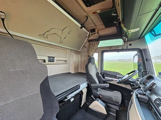MAN TGX 2018 - 18.500 imagem 15