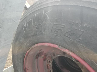 BRIDGESTONE R 164| TRAILER BAND 425/65 R 22.5 |6/4 MM PROFIE MET VELG 2010 - N/A bild 5