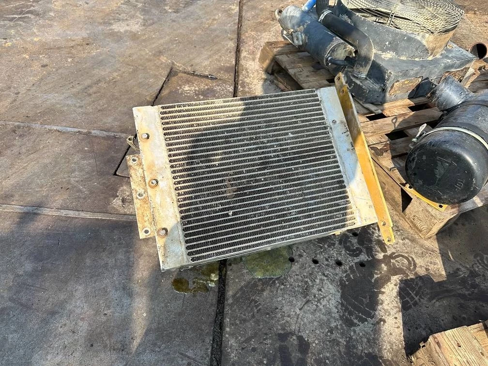 Cat - 214 B FT radiator afbeelding 1