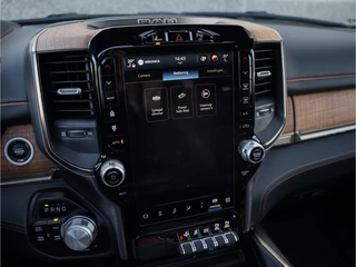 Dodge Ram 1500 2024 - Limited Longhorn 5.7L V8 4x4 Crew Cab image 54