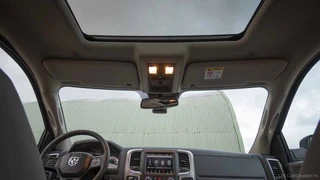 Dodge Ram 1500 2023 - 5.7L V8 402pk Crew Cab Night Edition Classic imagen 4