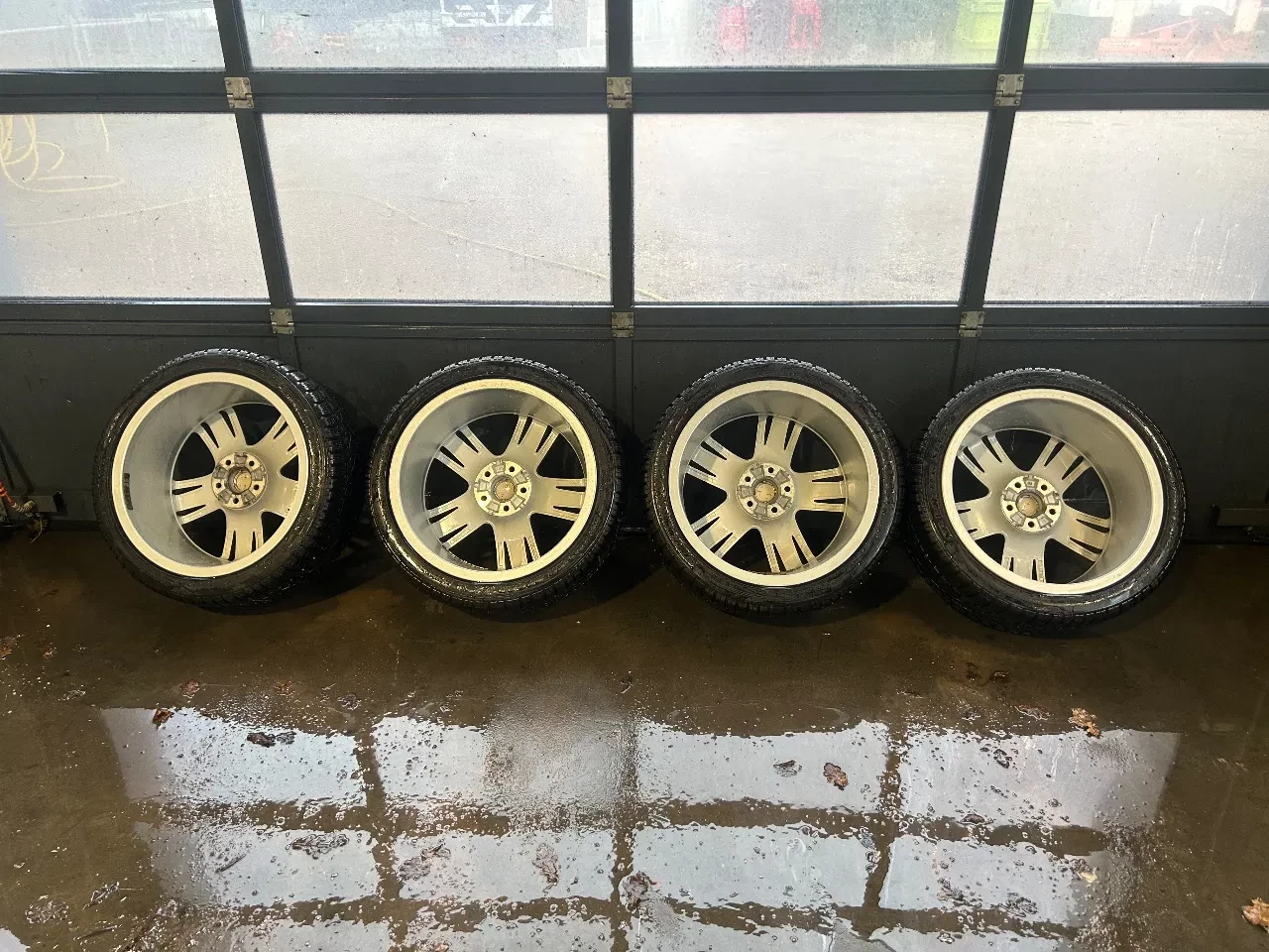 Audi RS4 - Audi RS4/RS5 Originele 19″ Velgen met DUNLOP SP WINTER SPORT afbeelding 3