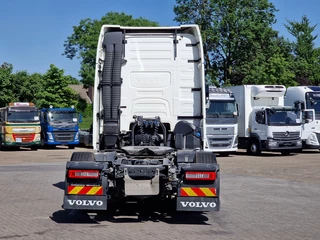 Volvo FH 2023 - 13.500 Globetrotter XL 6x2 - Retarder - Full air - Leather - Camera imagen 6