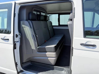 Volkswagen Transporter 2020 - 2.0 TDI / L2H1 / 6-PERS DUBBELE CABINE / ZEER NETJES / ACHTERKLEP / INRICHTING / CRUISE imagen 9
