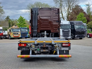 Volvo FH 2018 - 13.500 Globetrotter 6x2*4 - BDF - 4.90 WB - Full air - image 7