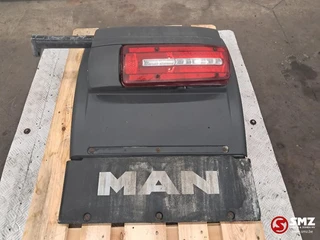 MAN 2021 - Occ achterspatbord rechtsachter + montagebeugel MA afbeelding 3 miniatuur