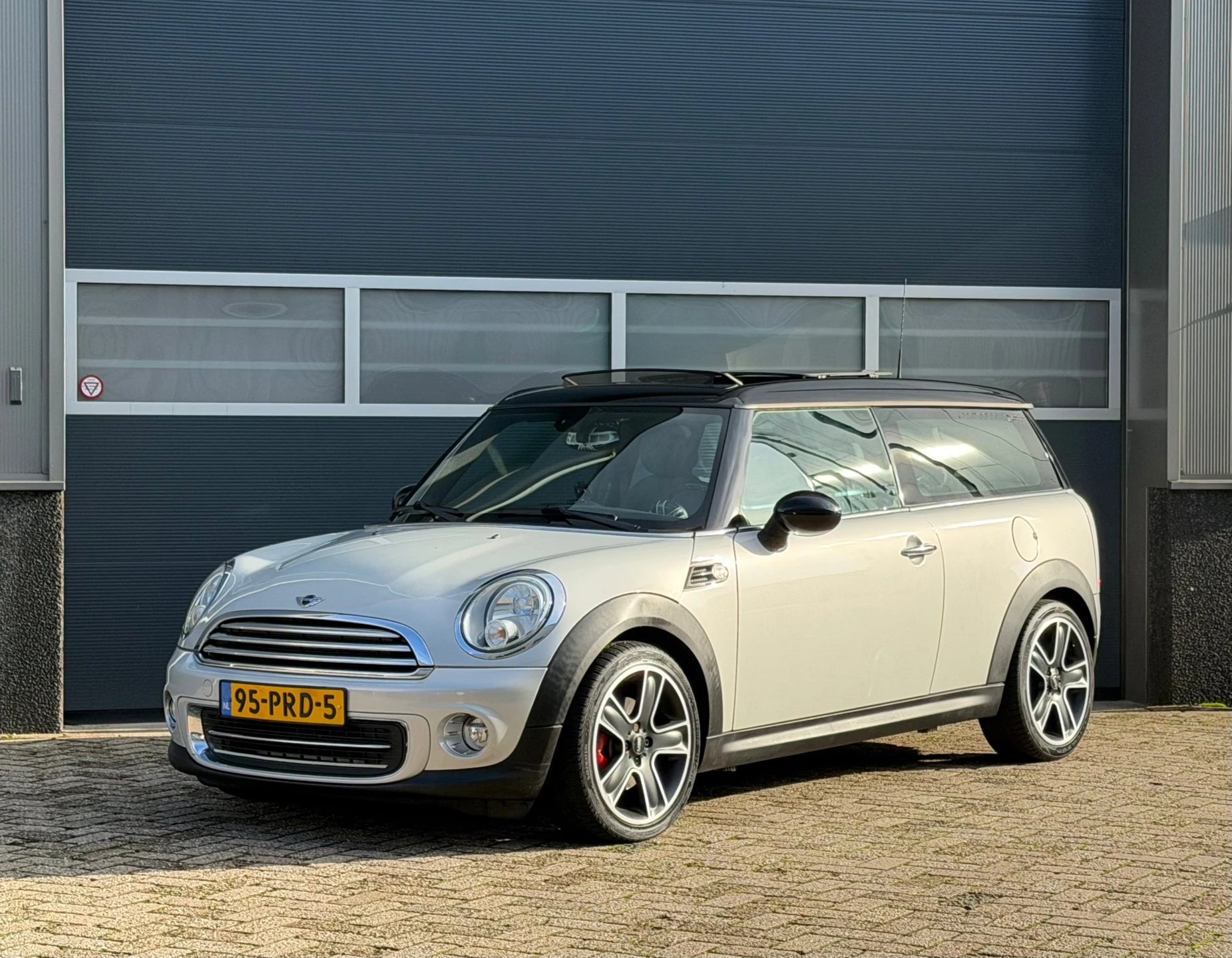 MINI Clubman 2011 - 1.6 Cooper Chili bj.2011 Autom|Pano|Leder|NL auto. afbeelding 1