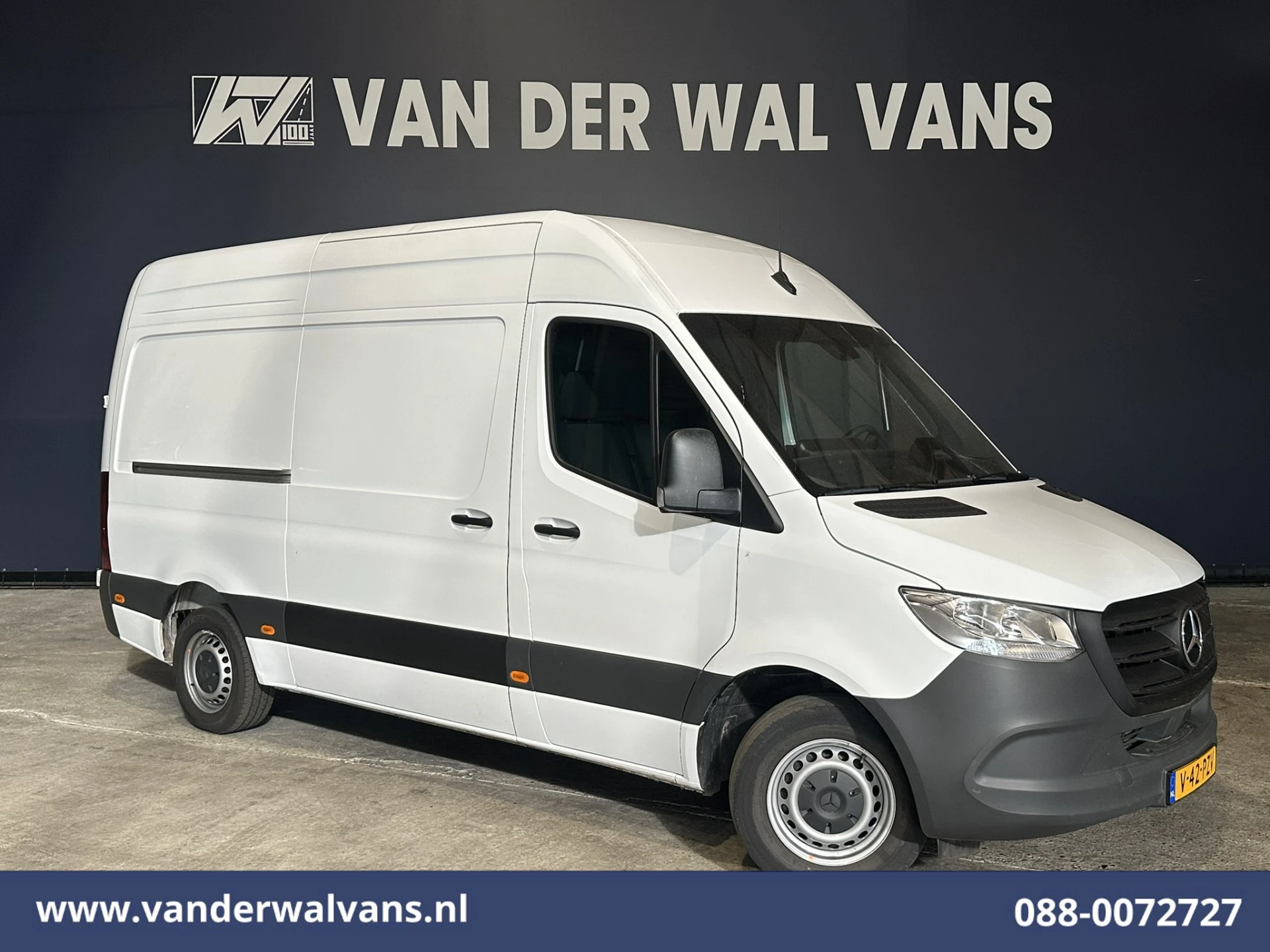 Mercedes-Benz Sprinter 2024 - 311 CDI L2H2 2025 model Euro6 Airco | XXL MBUX | Apple Carplay | Camera | Adaptieve Cruisecontrol afbeelding 1