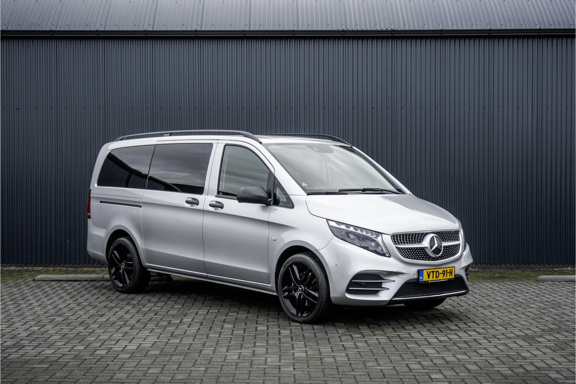 Mercedes-Benz Vito 2023 - 119 CDI | AMG Styling | ILS | Carplay | L+R Schuifdeur | Cruise | Camera immagine 4