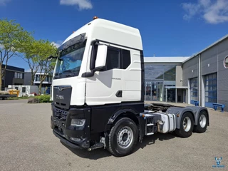 MAN TGX 2020 - 33.510 / 6X4 / HYDRAULICS / !!ONLY:335411 KM!! / ACC / LWDS / NAVI / FRIDGE / AUTOMATIC / EURO-6 / 2020 te koop