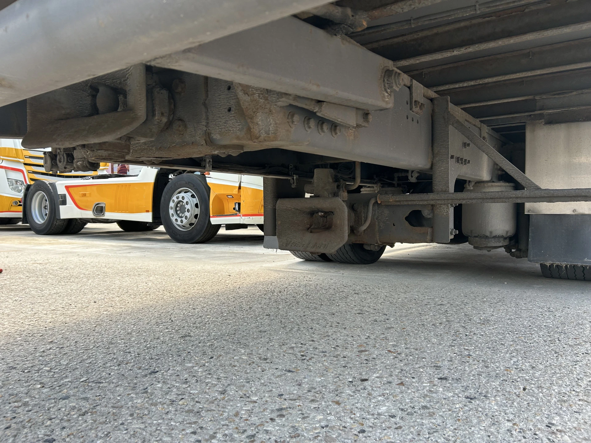 Scania R 2009 - 310 B Euro 4 / 3 Pedals / Pacton 16 PG Mid Axle Trailer immagine 18