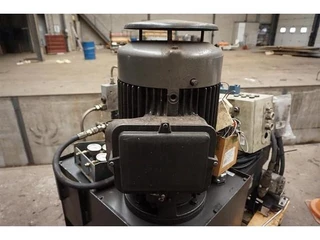 Hyva Hydraulic power pack | with 6 cilinders| 200 Bar |  lifting cap. 80 tons|used for lifting bridge for heavy trucks.. 2024 - N/A immagine 16