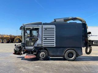Ravo Ravo 560 sweeper 3th brush / vacuumtruck (BZ-VJ-14) 2012 - Ravo 560 sweeper 3th brush / vacuumtruck (BZ-VJ-14) obrazek 2