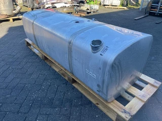 DAF N/A - 2198105 BRANDSTOFTANK 690 LTR
19995X675X580 MM (MET DEUK,ZIE FOTO'S) obrazek 4