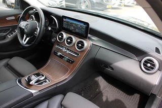 Mercedes-Benz C-Class 2020 - Estate 300e AUT9 AMG Line KEY-LESS GO COMAND CARPLAY image 14