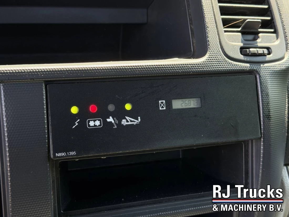 Nissan Cabstar 2017 - NT400 35.13 - Socage T318 | 18M | 10M Outreach | Euro 6 afbeelding 10