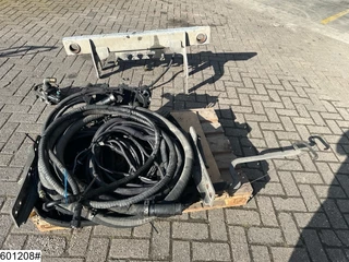 Lohr N/A 2011 - 5th wheel, Hydraulic pump, Hoses for car transporter obrazek 3