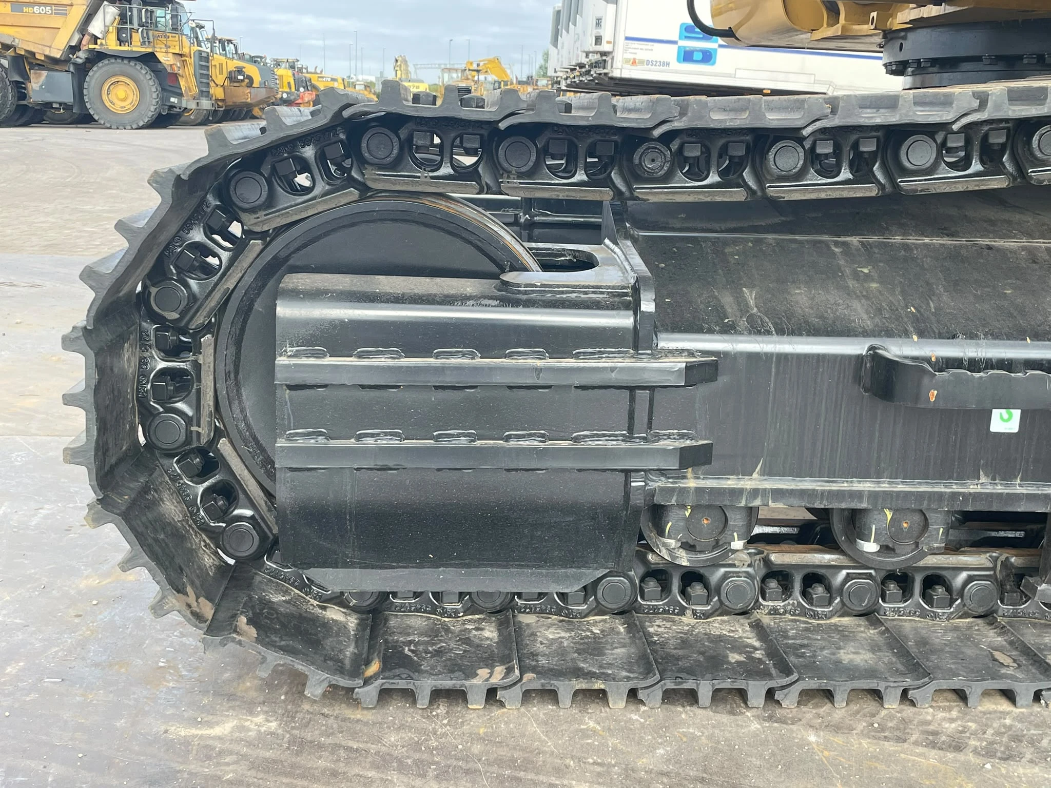 Caterpillar 323D3 2025 Bild 12