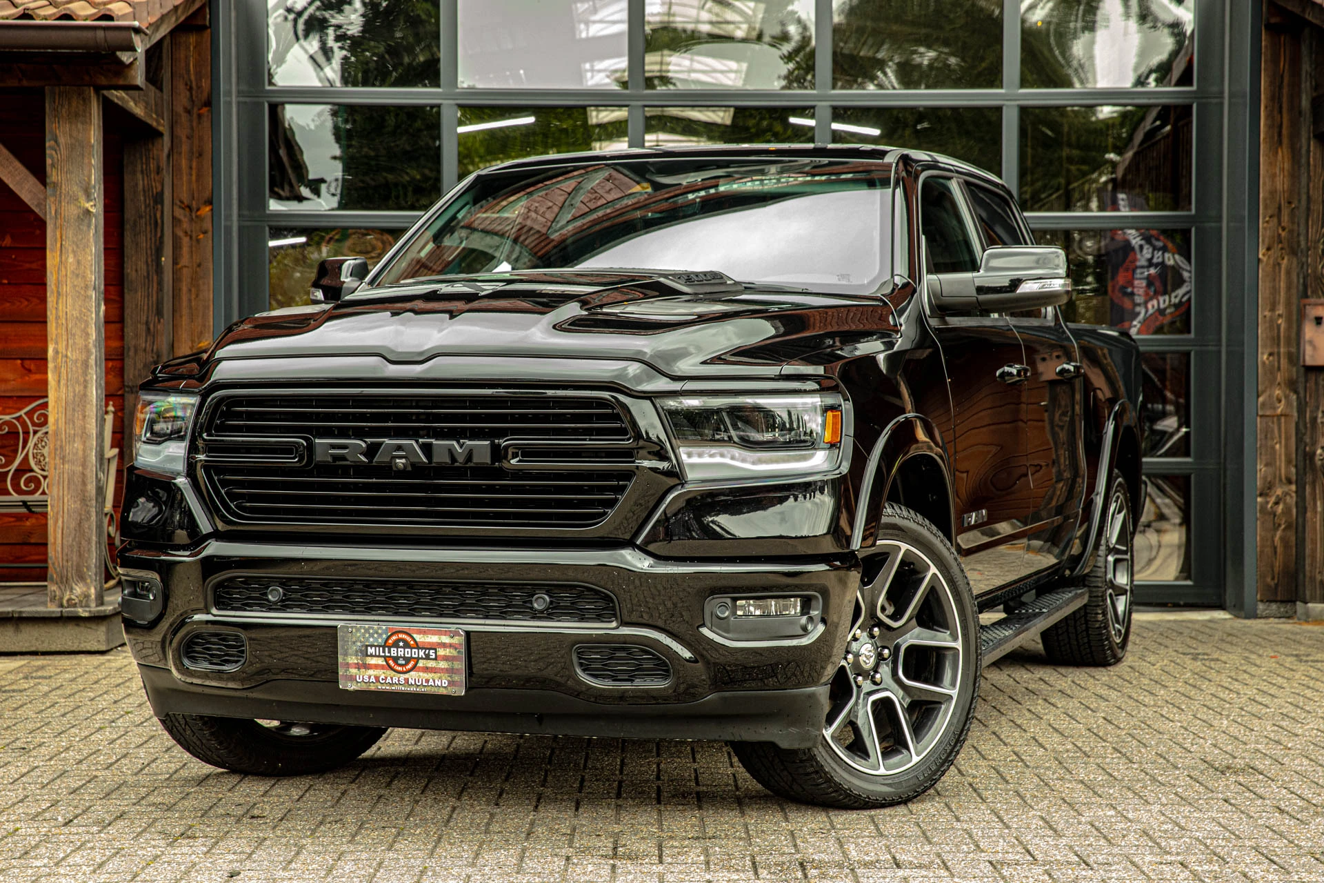 Dodge Ram 1500 2020 - Dodge ram 1500 Sport Night afbeelding 2