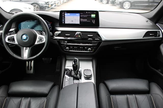 BMW 5 Series 2022 - 520e M-SPORT SCHUIFDAK LEDER MEMORY CARPLAY HEAD-UP obrazek 2